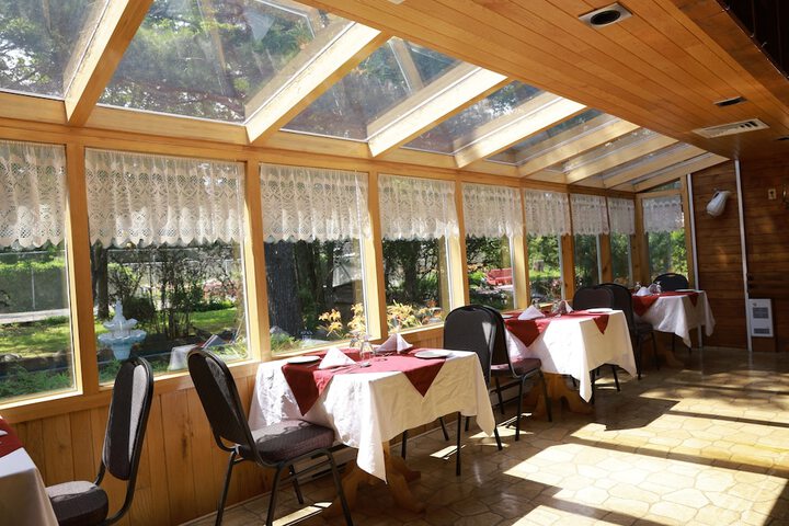 Dining 73 of 81