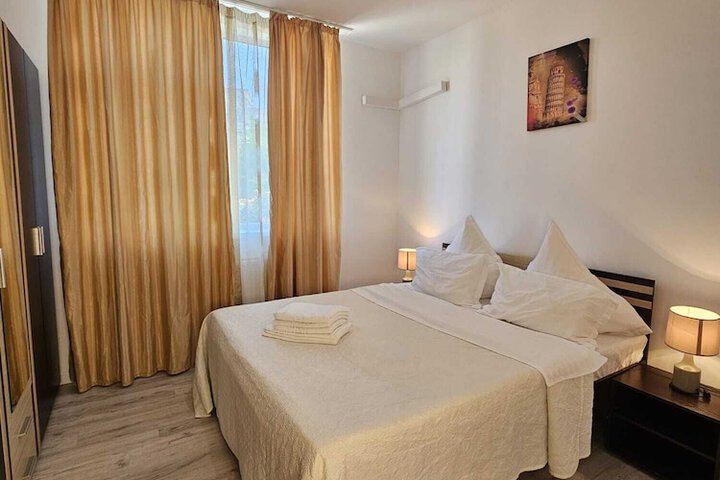 Room 48 of 230