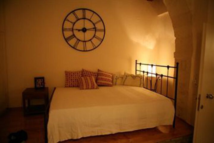 Room 12 of 33
