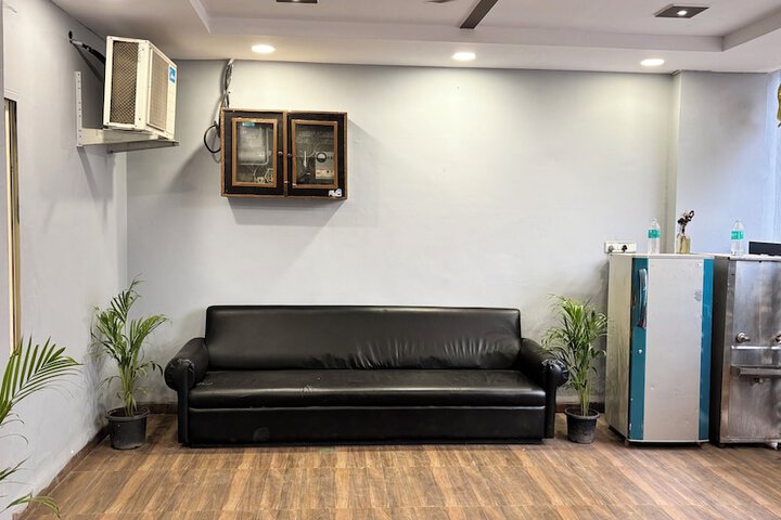 Room 4 of 6