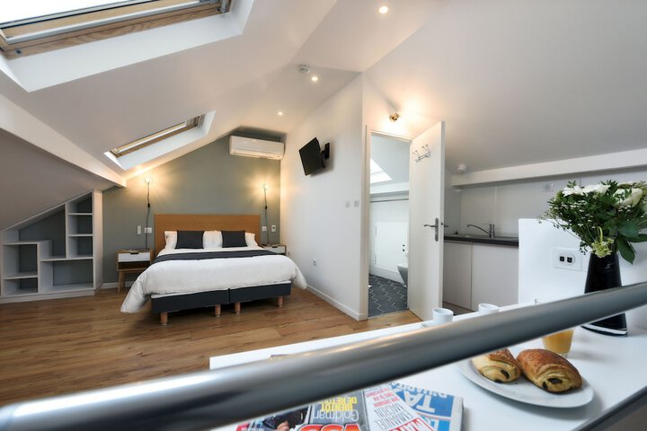Room 6 of 33