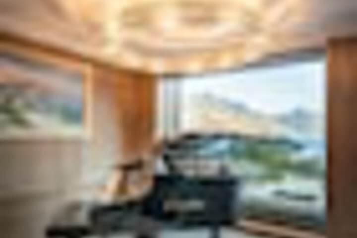 Room 95 of 216