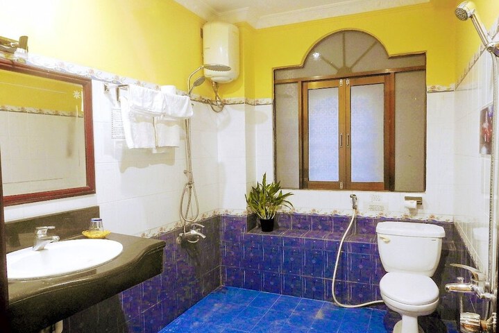 Room 14 of 21
