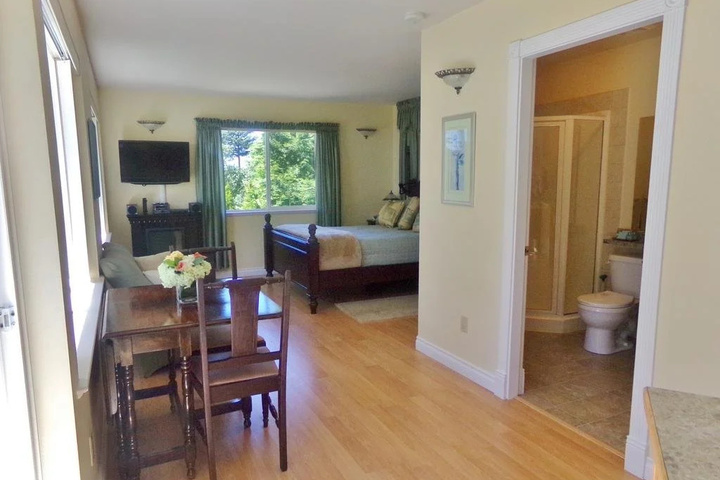 Room 2 of 22