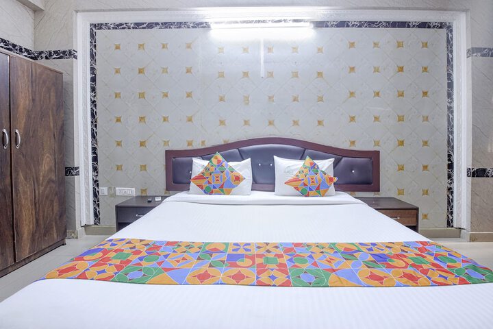 Room 10 of 17