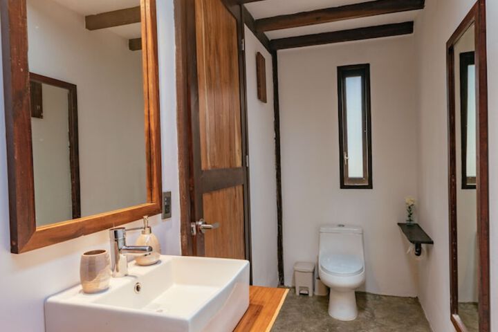 Room 10 of 19