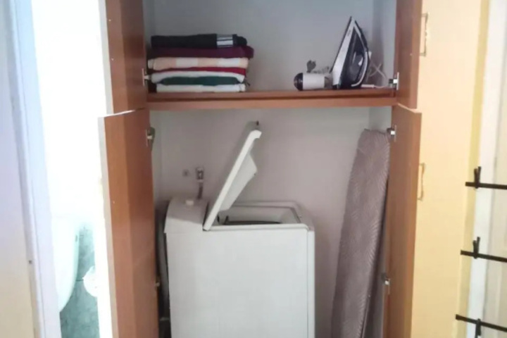 Room 5 of 10