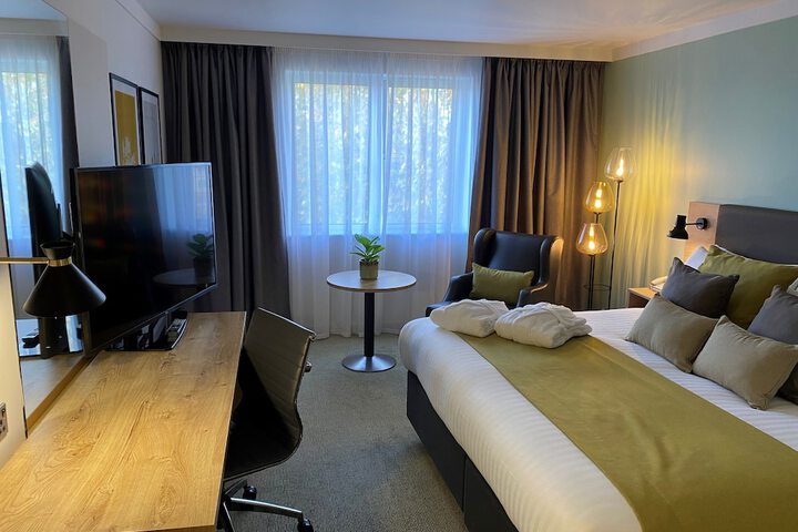 Room 16 of 128
