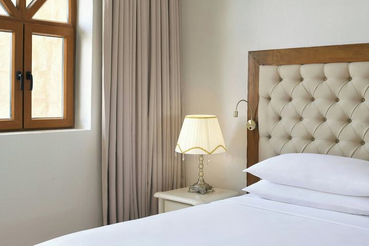 Room 14 of 60