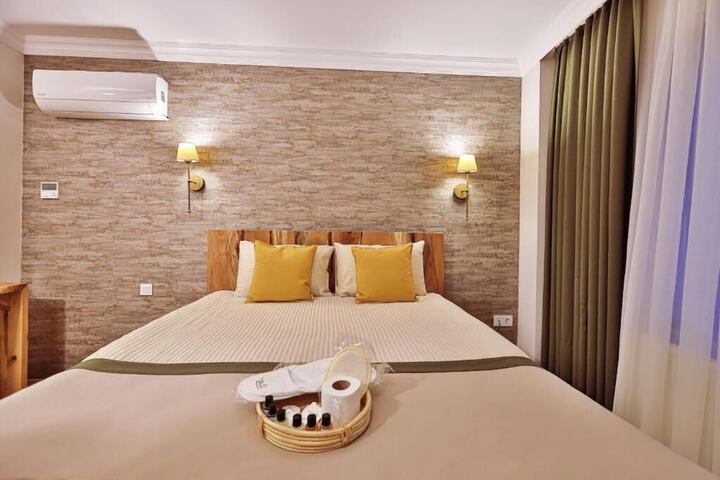 Room 3 of 27
