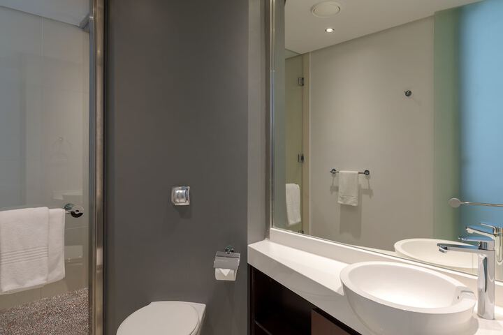 Room 3 of 89
