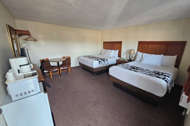 Room 13 of 38
