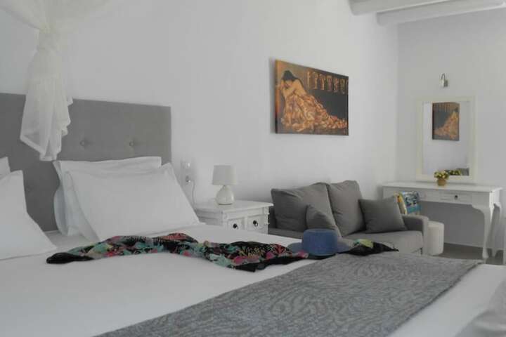 Room 3 of 44