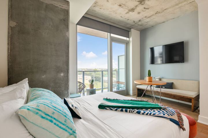 Room 42 of 860
