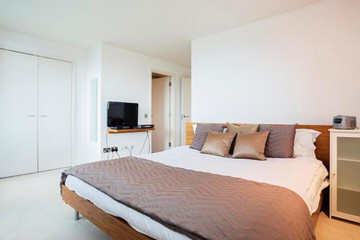 Room 3 of 5