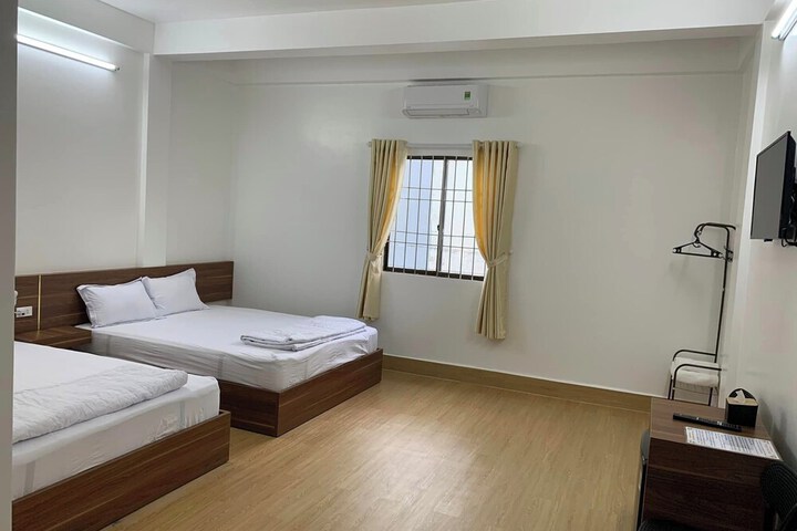 Room 10 of 17