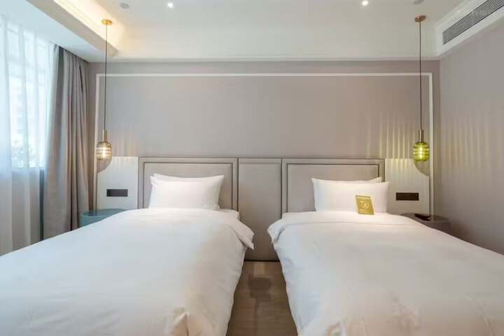Room 20 of 66