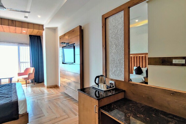 Room 18 of 35
