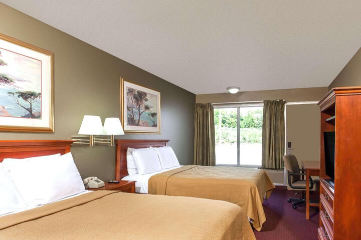 2 Double Beds (1 of 9)