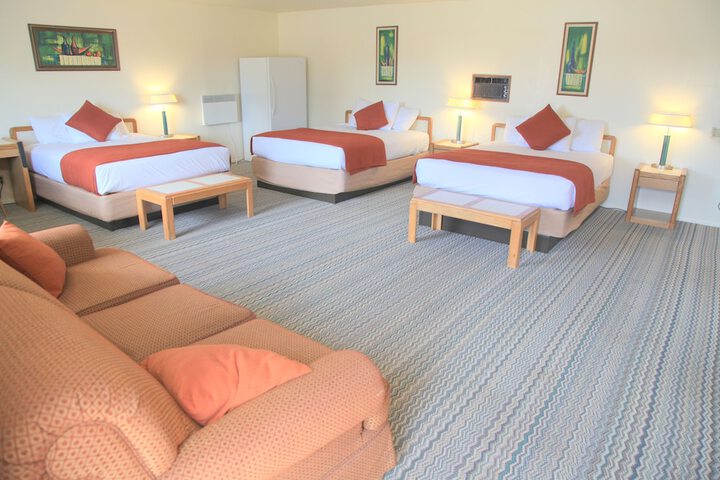 Room 10 of 33