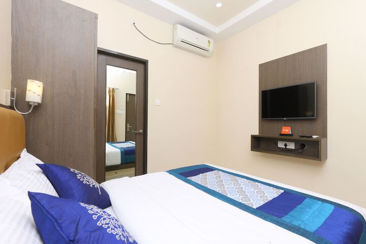 Room 10 of 20