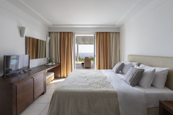 Room 14 of 74