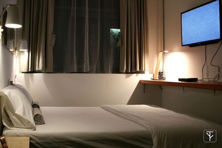Room 15 of 65
