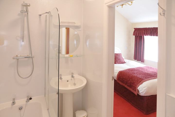 Room 45 of 104