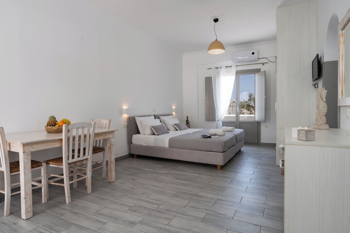 Room 2 of 92