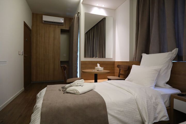 Room 8 of 49