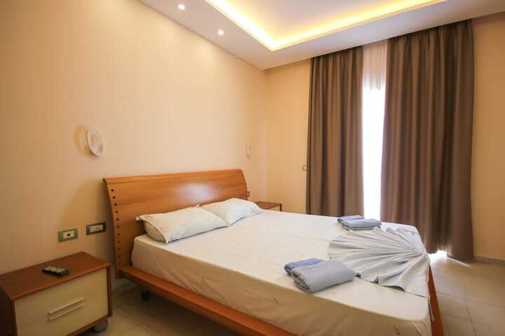 Room 9 of 24