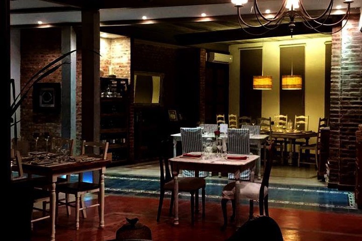 Dining 18 of 28