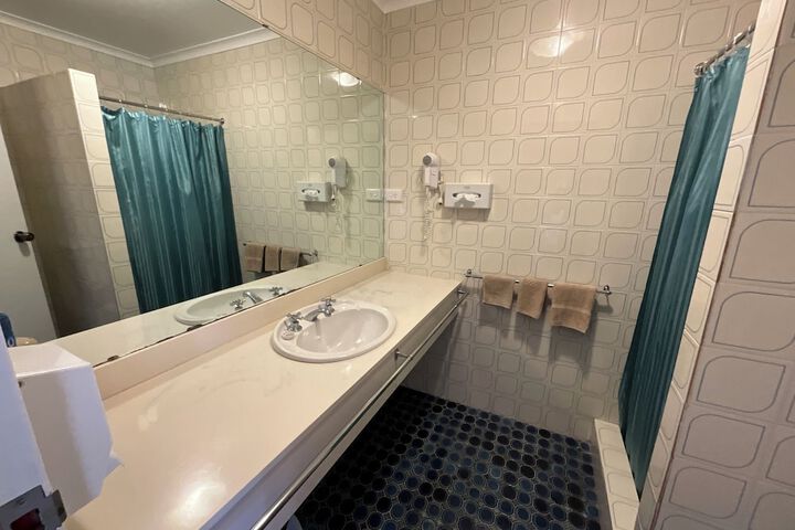 Room 13 of 53