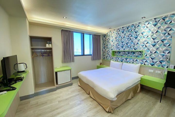 Room 72 of 89