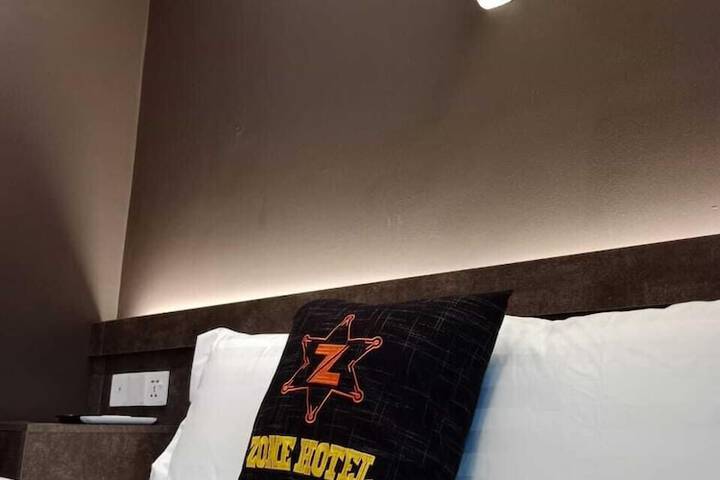 Room 21 of 46