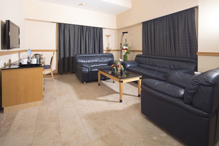 Room 4 of 20