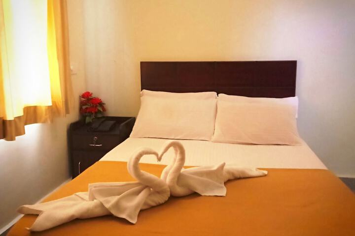 Room 4 of 33