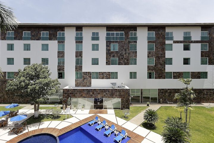 Pools & Facilities