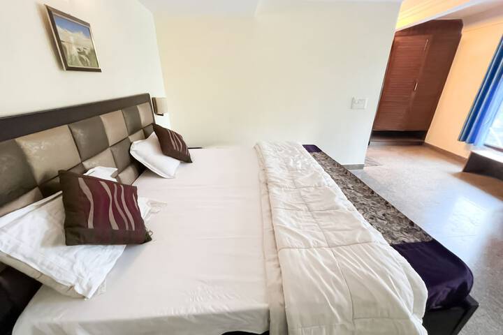 Room 5 of 7