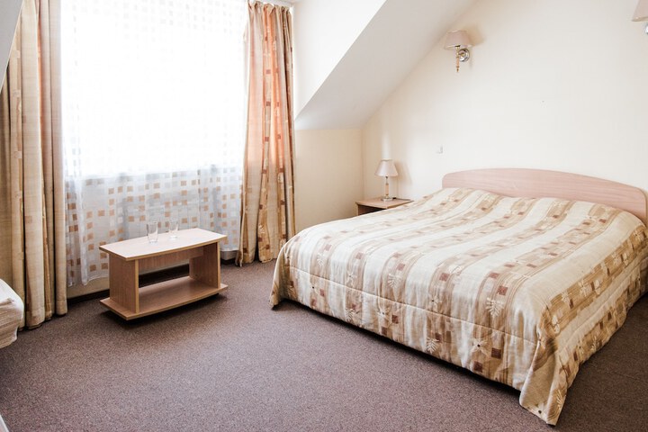 Room 10 of 62