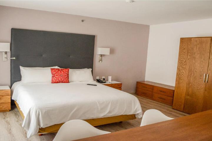 Room 15 of 16