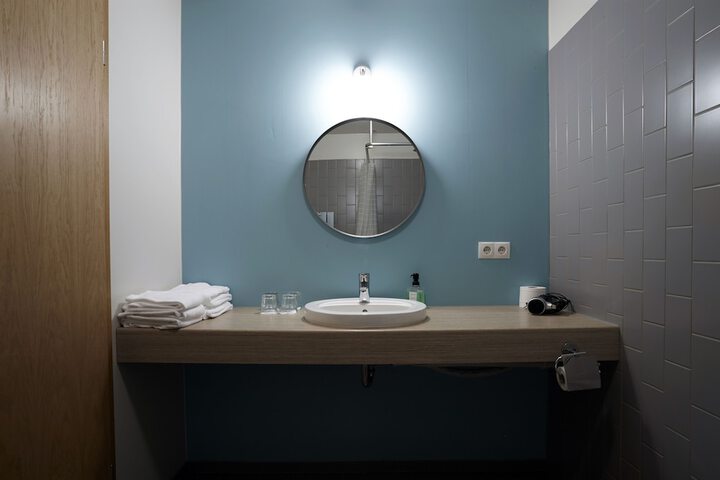 Room 16 of 43