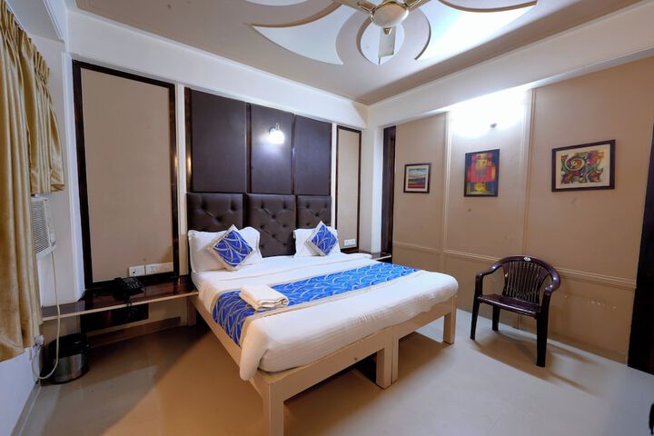 Room 7 of 19