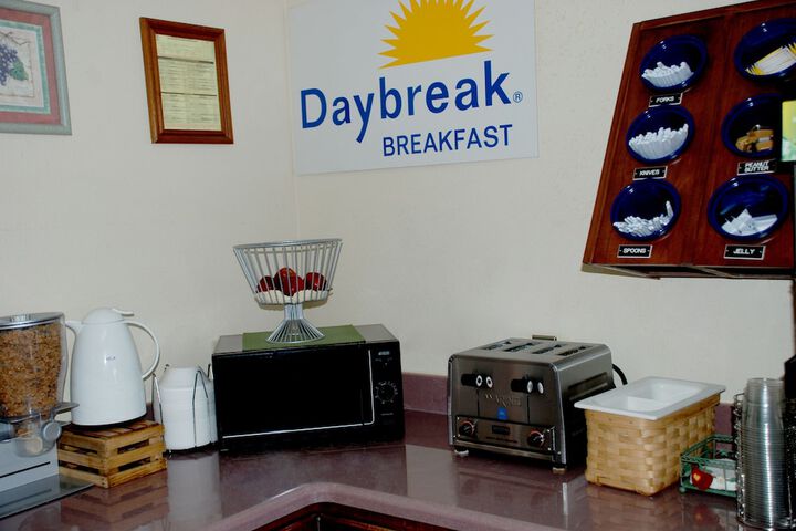 Breakfast/Coffee Service 38 of 45