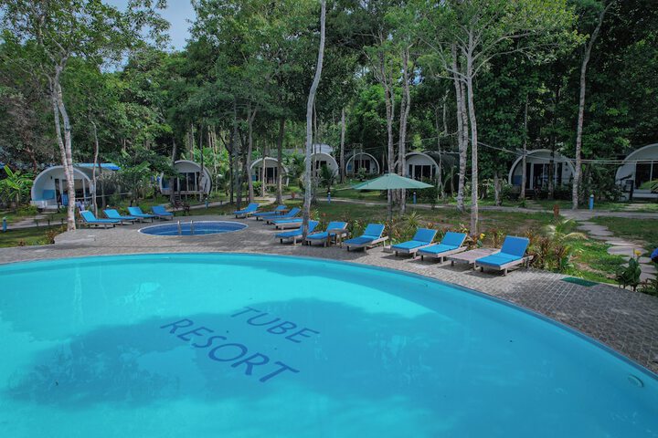 Pool 45 of 109