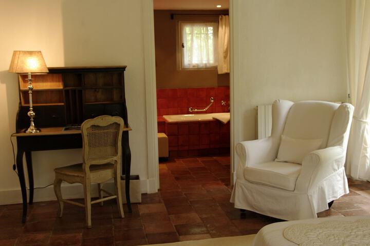 Room 43 of 94