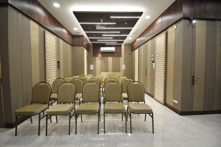 Room 58 of 136