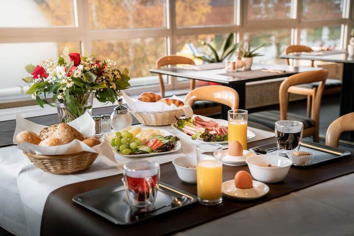Breakfast/Coffee Service 33 of 34