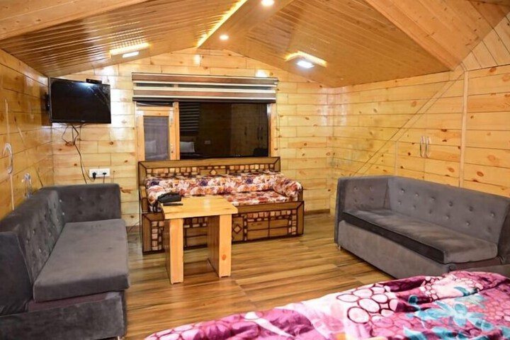 Room 13 of 26