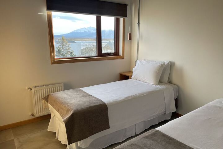 Room 8 of 48